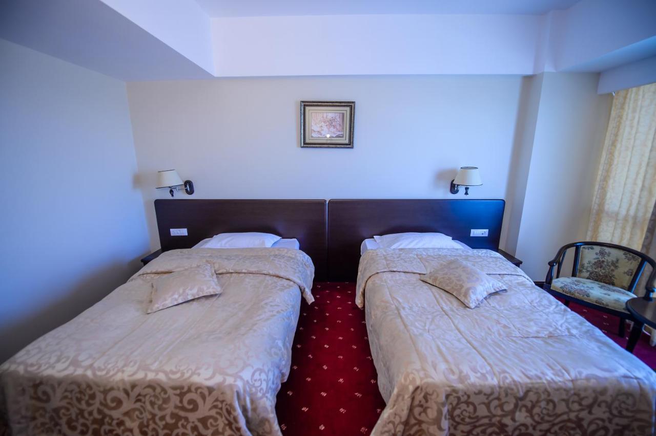 Hotel Esplanada Tulcea Buitenkant foto