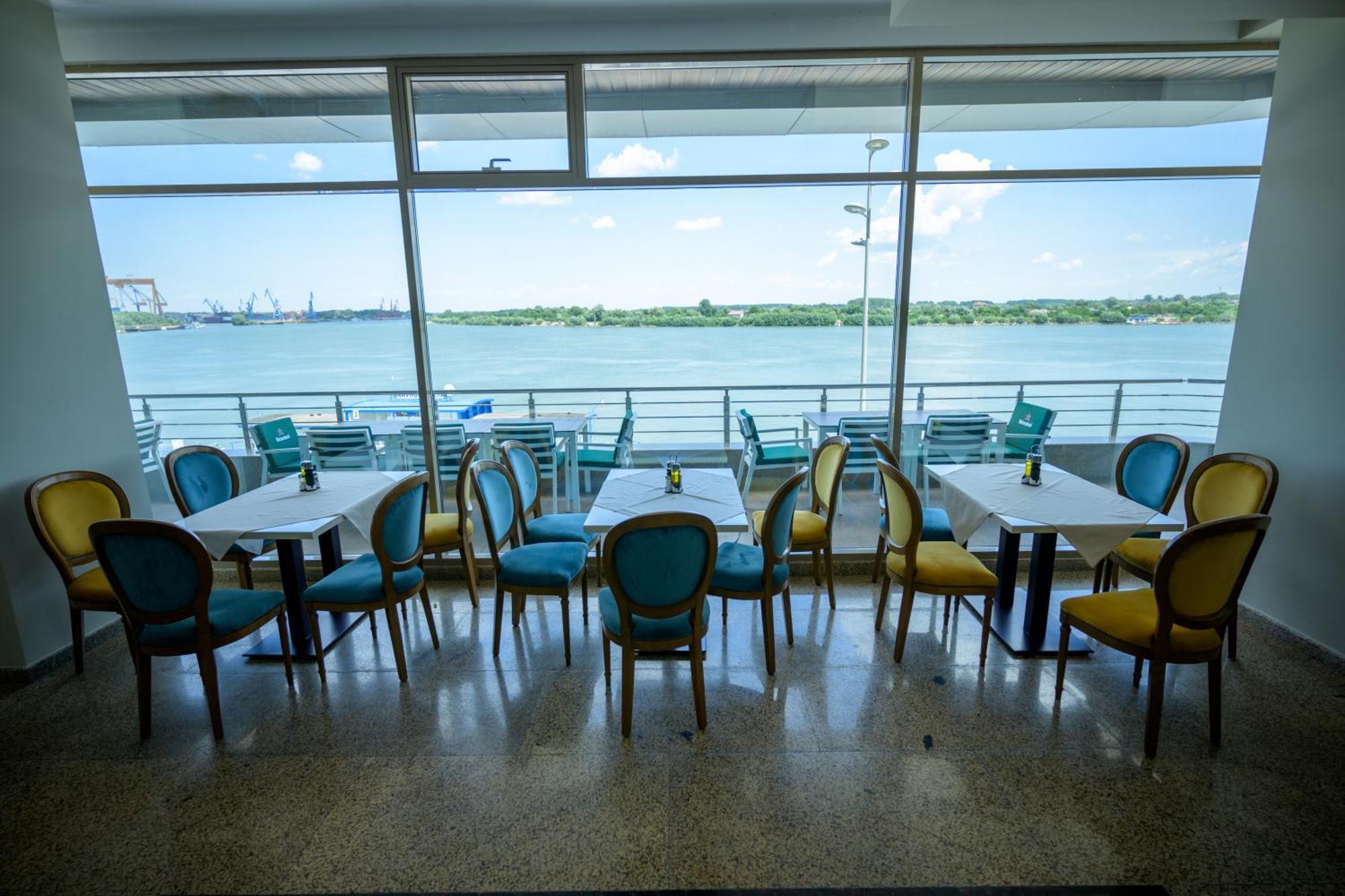 Hotel Esplanada Tulcea Buitenkant foto