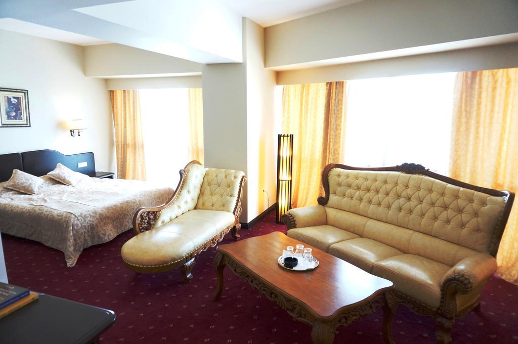 Hotel Esplanada Tulcea Buitenkant foto