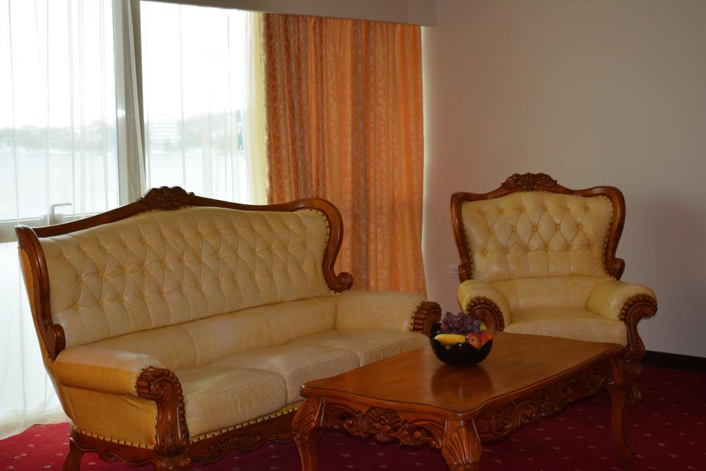 Hotel Esplanada Tulcea Buitenkant foto