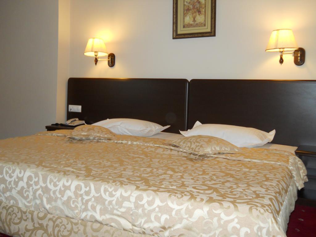 Hotel Esplanada Tulcea Buitenkant foto